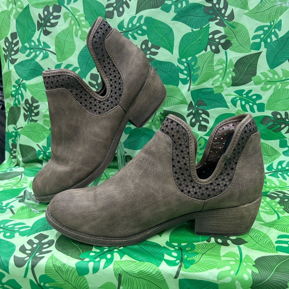 JELLYPOP women’s eston cutout booties size 10